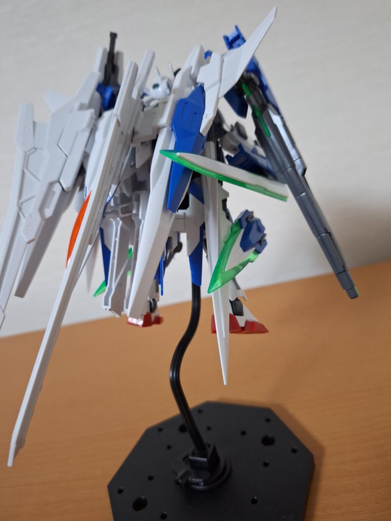 とりあえず素組です😅各々装備に干渉しまくり😅