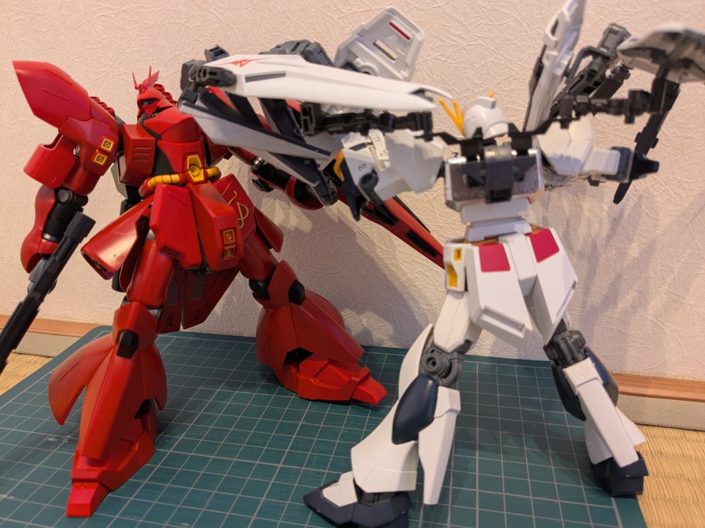ブンドドその2そのまま振りかぶった左のビッグアームパンチに思い切りカウンターをかまされる総帥の図 ブッピガン!!シャア「モニターが…死ぬ!?」どころの騒ぎではない笑