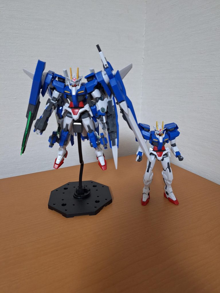 ダブルオーライザーの方の本体が余って、劇中の場面の再現とかに使おうかと思いましたが、GNソードⅡ×２本もザンライザーのサブアームに持たせるのになっていたので、余った機体は、他のミキシングにでも使おうかとも迷っています😅お目汚し失礼しましたm(_ _)m