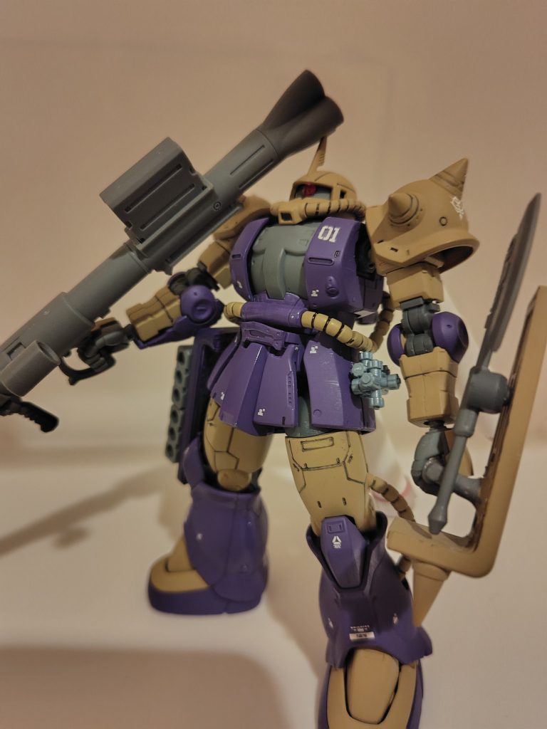 武器類は塗装してないお手軽製作。旧武器セットのクラッカーが無加工でシンデレラフィット。