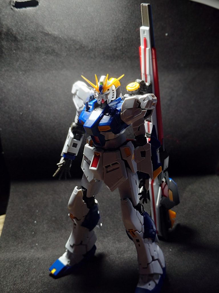 デカール貼る前の1枚ですが、このままでも十分カッコイイです😁