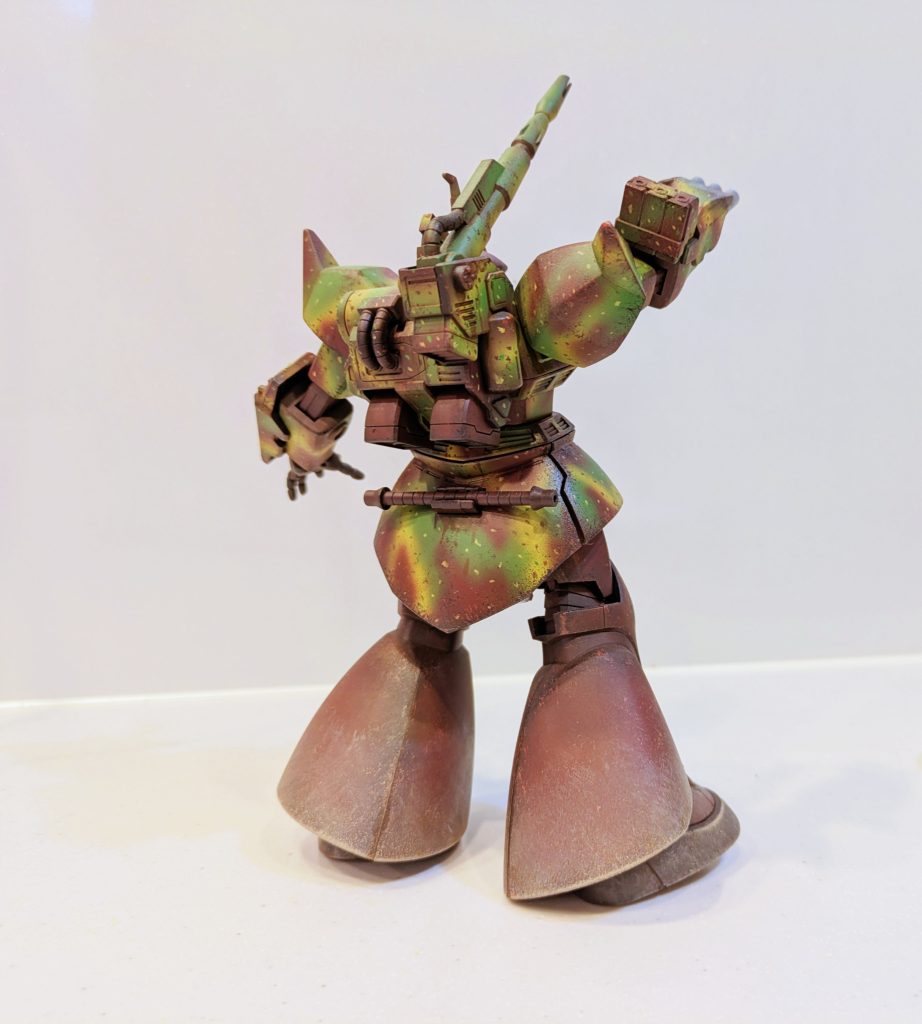 工廠にあったゲルググ・キャノンを急遽組み上げたのでジオンマークどころか何等注意書きもされていません。