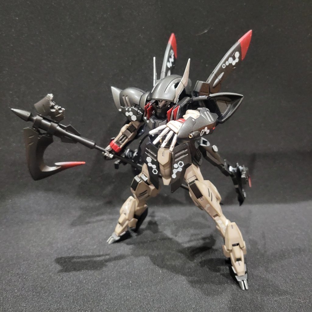 腕部機関砲、ICソケットを使ってメタル化してますが、しかし分かりにくいもっと腕部をアップで撮るべきでした