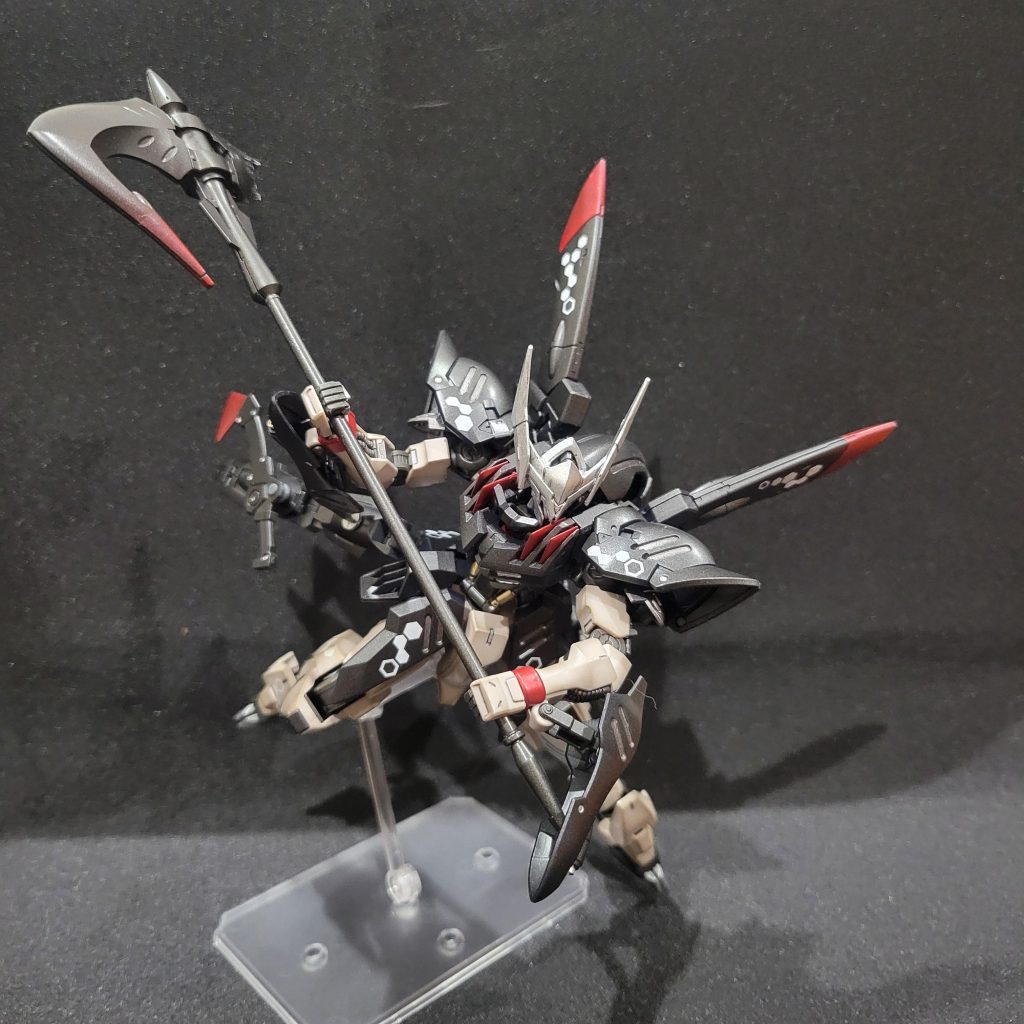 スタビライザーは姿勢制御や回避行動の補助する役目で付けました昔、ファンタシースターオンライン2(PSO2)をしてまして、使っていたクラスはエトワールでしたエトワールはゲーム内トップの硬さを誇るクラスで多少の被弾は気にしないで攻撃出来るクラスでしたが、レイドボス戦だとちゃんと回避しないといくら硬くても床ペロする事故がありましたなので回避出来るなら回避して無理なら受け止めて耐えるのが基本戦術って感じでしたよってコンセプトが似てるグレモリーにも回避性能と言う意味でスタビライザー追加です