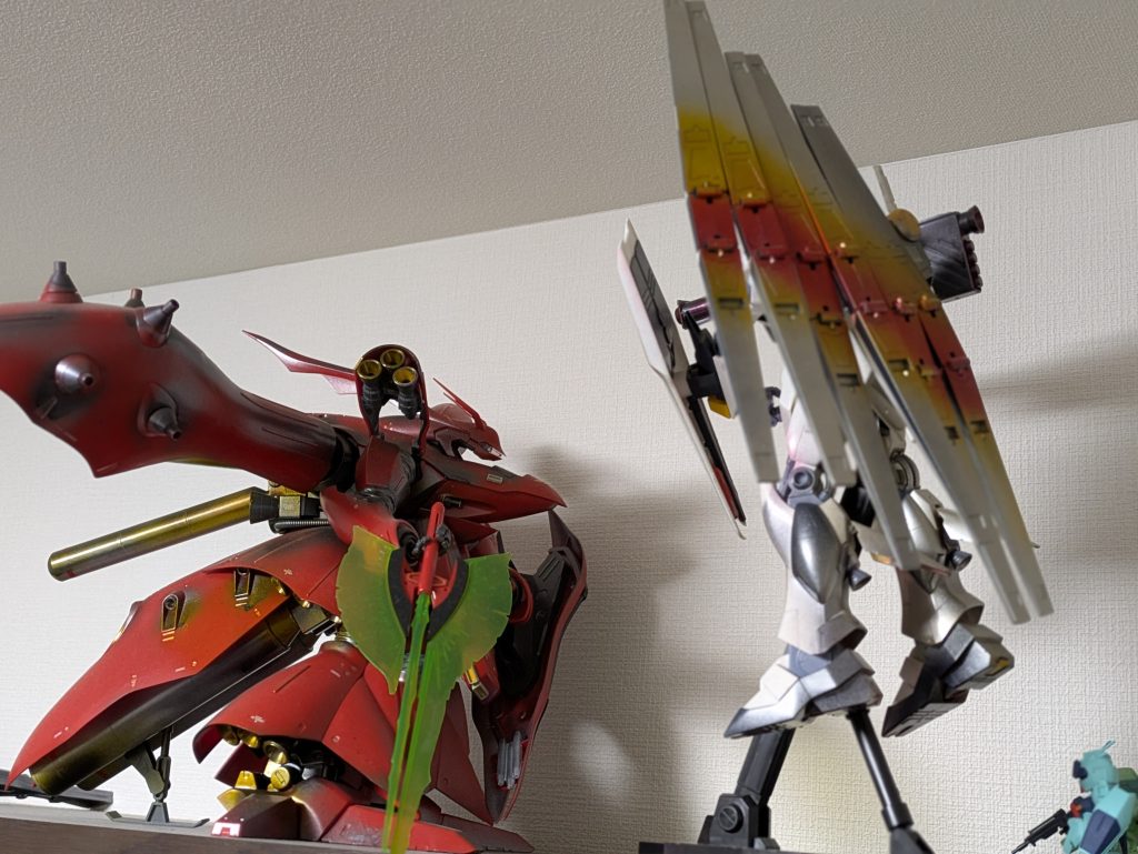 ニューガンダムとナイチンゲール–2枚目/制作者：Sirocco