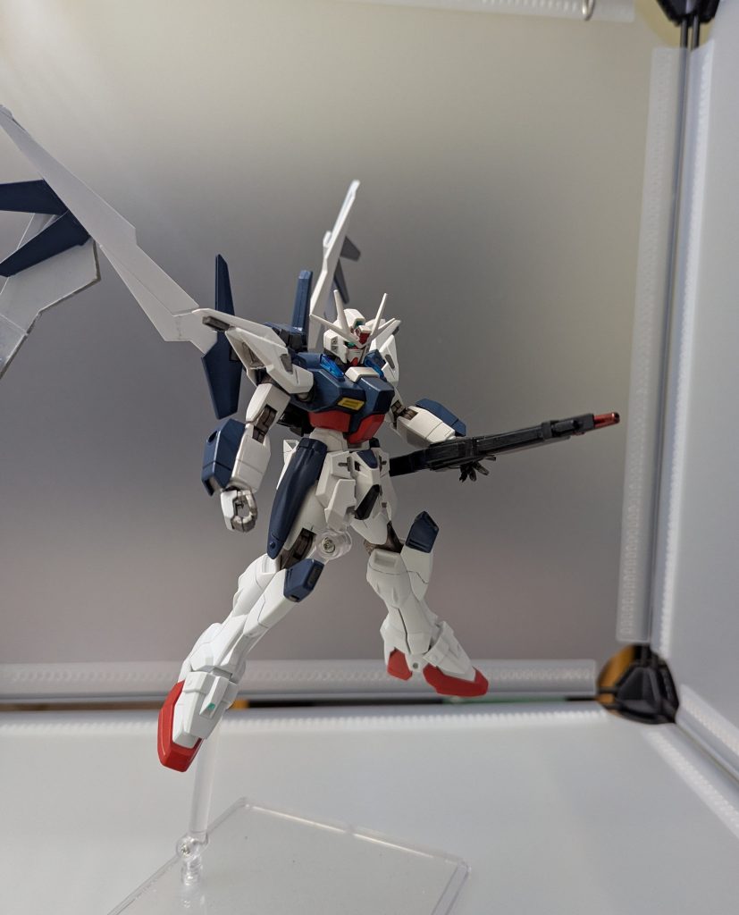 翼は展開して翼竜のようになります尻尾のビームキャノンは柔軟に可動してこのようにヴェスバー風に構え撃ちしたり