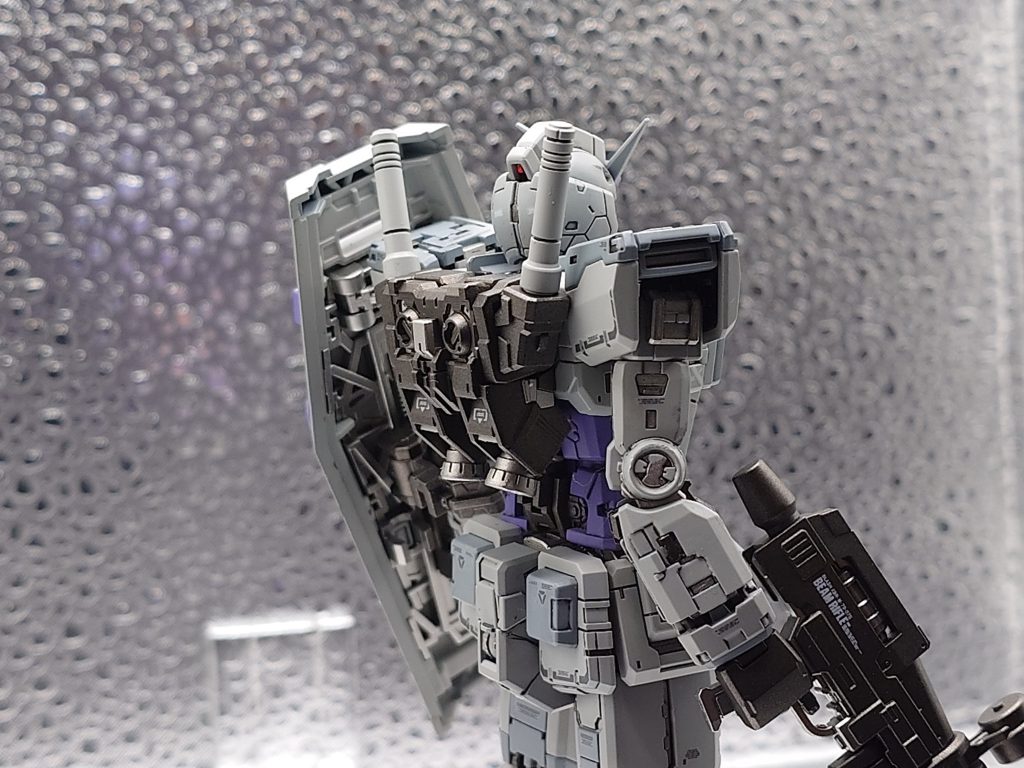 基本カラーはガイアの、ニュートラルグレー・エヴァパープル・フレームズガールフレームグレーで塗装しました。