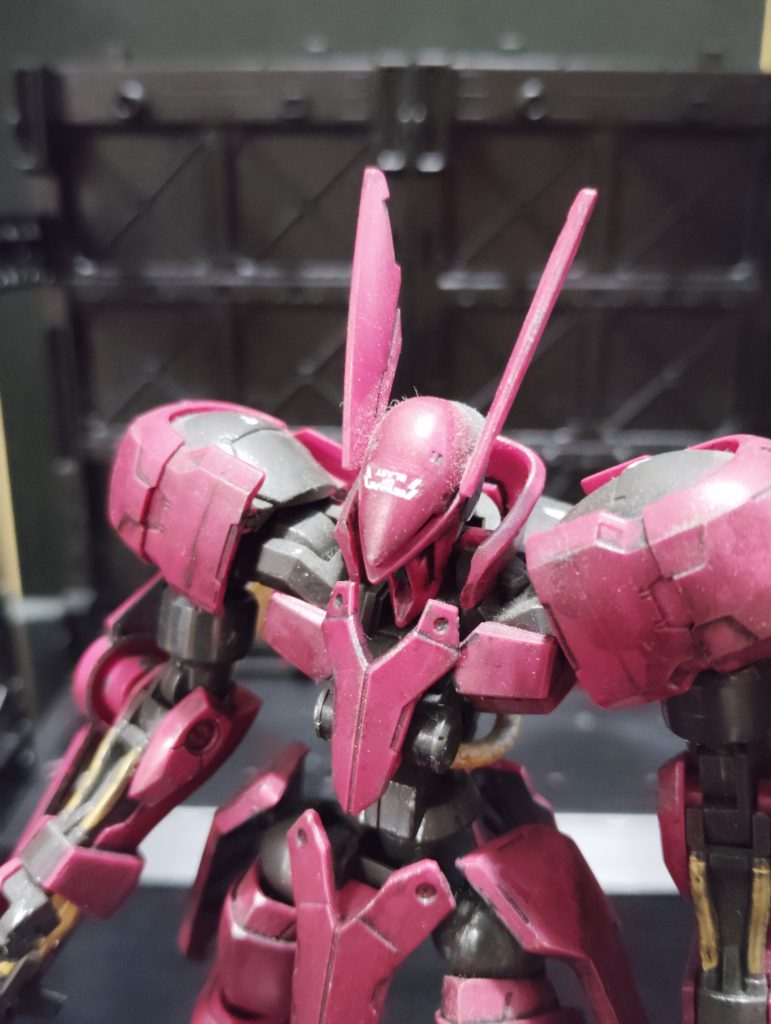 しかし、マッキー君はバエルなんかに乗らずにコイツに乗り続けて欲しかったものよ。いわゆるシャア専用ザク枠ですよ(zaku-kao2)