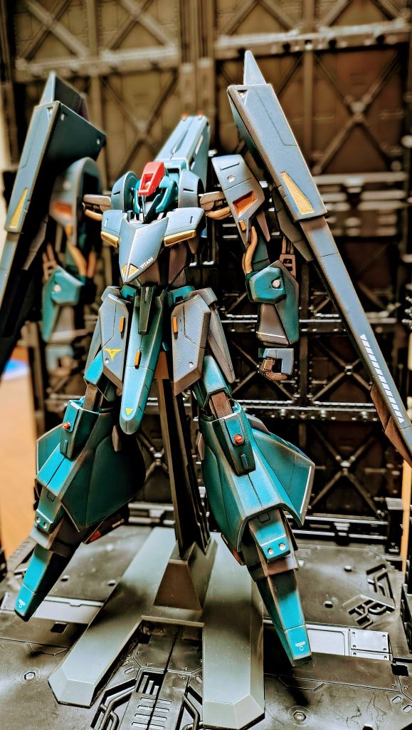 全体的にスジ彫り、合わせ目消しをしました。