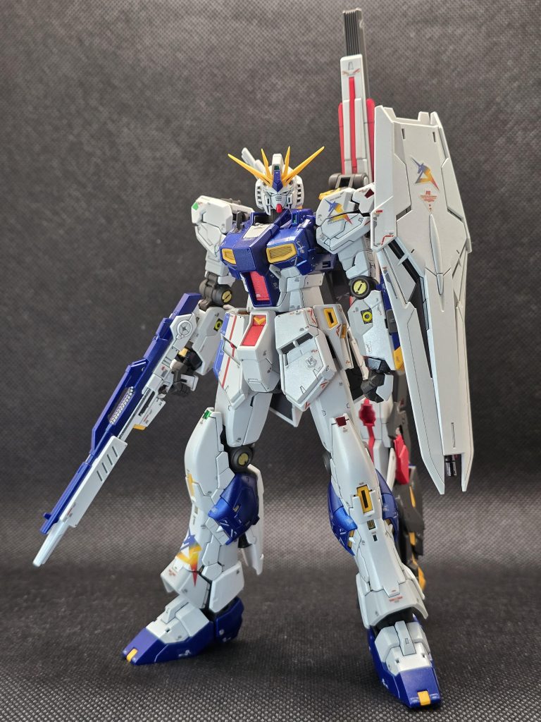 MetalRobot魂の逆で、フレームをマット、装甲をツヤ(今回は半ツヤ)にして装甲が目立つかと思いましたが…うーむ