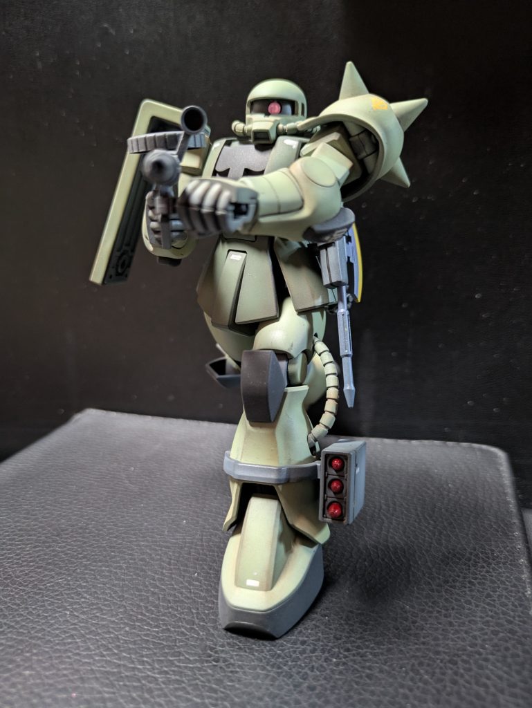 ミサイルポッド仕様の珍しいザクですね。皆様理想のザクってありますか?ファーストのザクⅡのイメージと現代のザクⅡ像ってフォルムもカラーリングもかなり違いますよね?どちらが優れてるとかでは無いのですが、皆様それぞれのイメージありますよね?