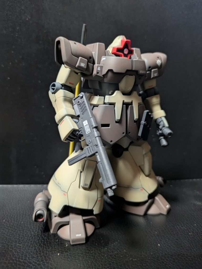 半年くらい前にようやくプレバンの再販にて入手しました。微妙なカラバリと一体型ハンドグレネードのみの違いなんですが、何故かずっと欲しかったキットです。あえてのほぼ素組み、薄いグラデーション、少なめデカールにて週末突貫フィニッシュです。