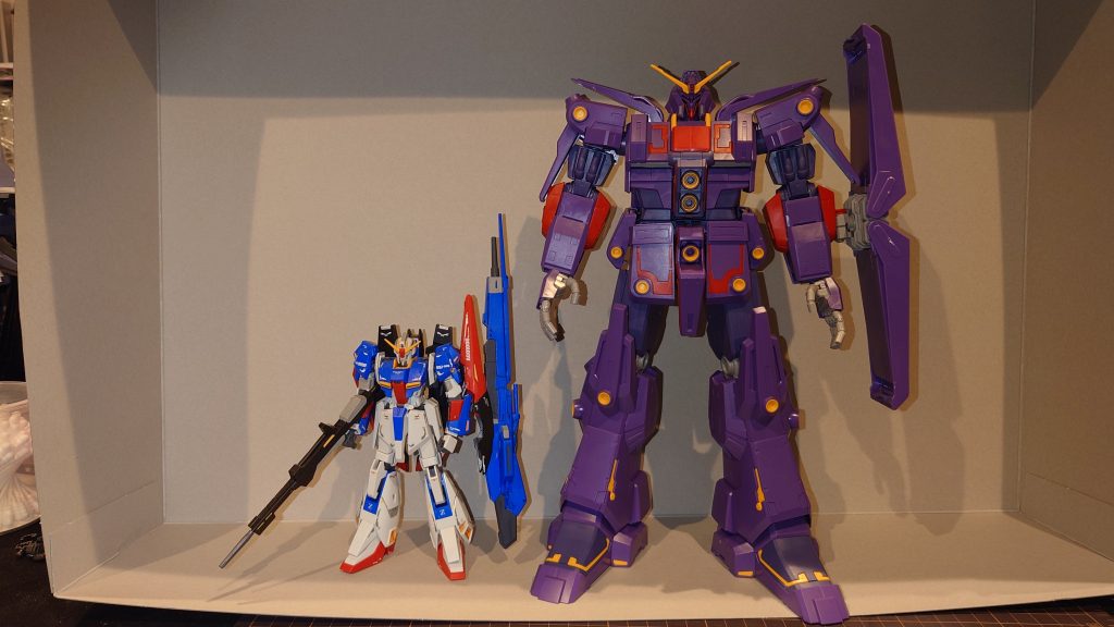 hgucZガンダムとの比較です。でかい笑
