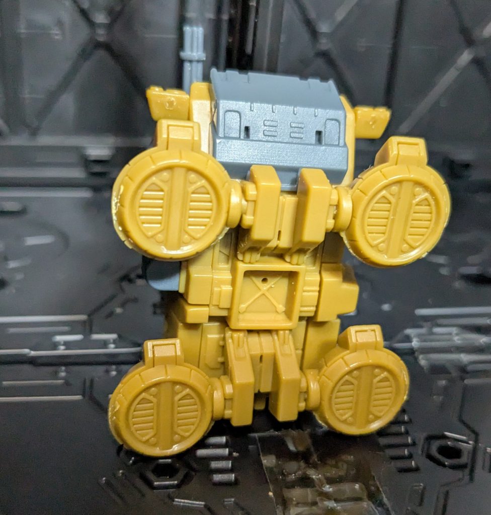 裏側の造形もしっかり。パーツは3mm穴で色々取り付けられます