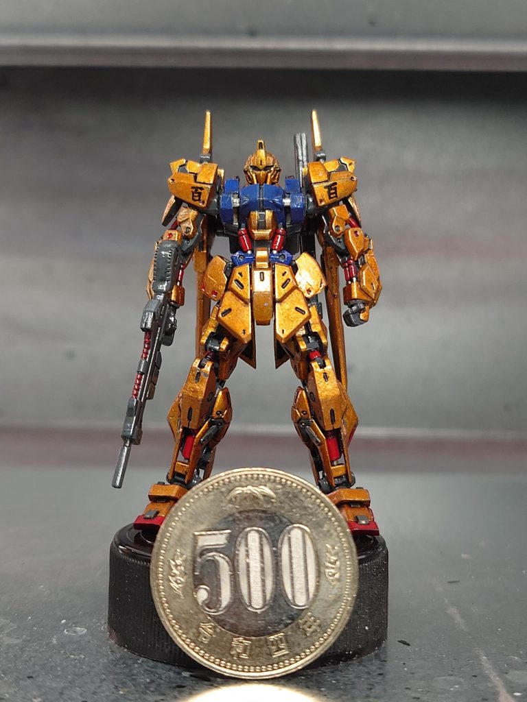 艶ありトップコートを吹いたところ。べっこうあめみたいになってしまったので、つや消しを吹きなおしました。