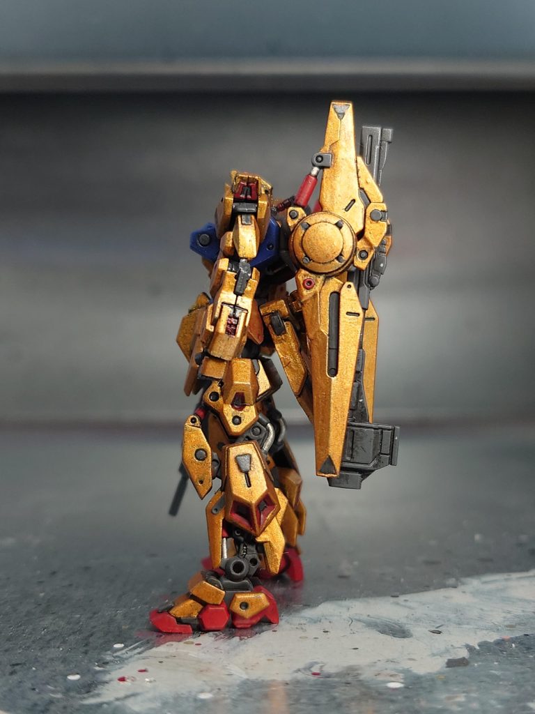 全体をサフでグレーにしたあと、シタデルカラーで塗装しました。