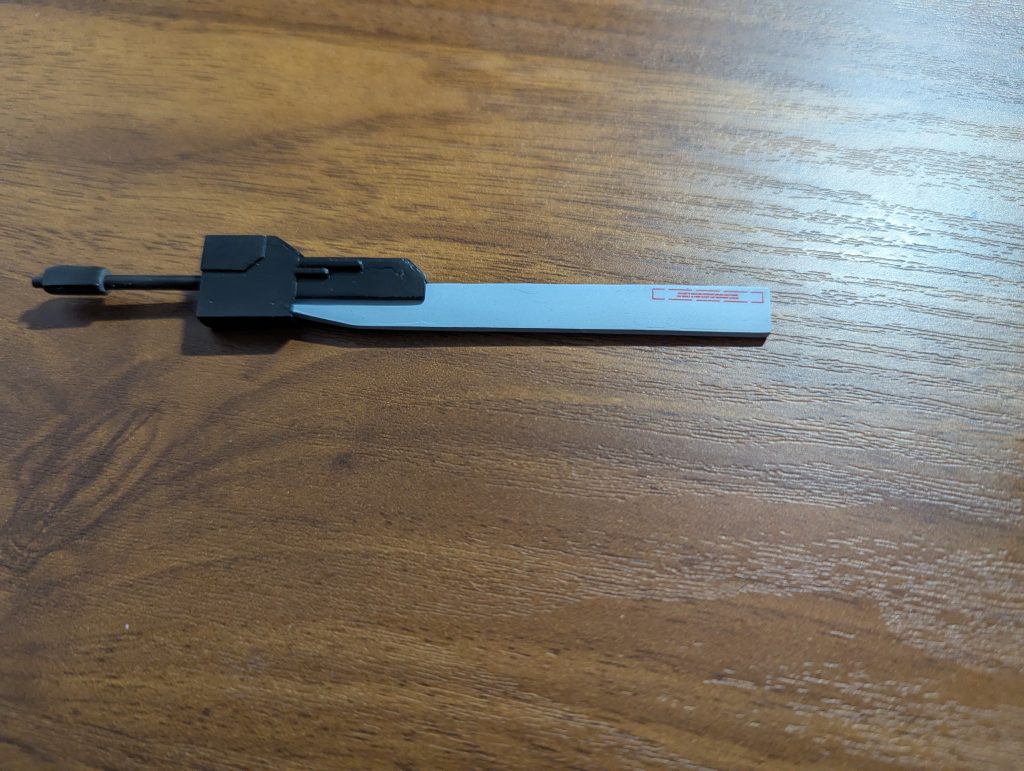 ヒートソードらしき物も作ってみました。工程の数はそれほど多くないのにすんごい時間かかりました