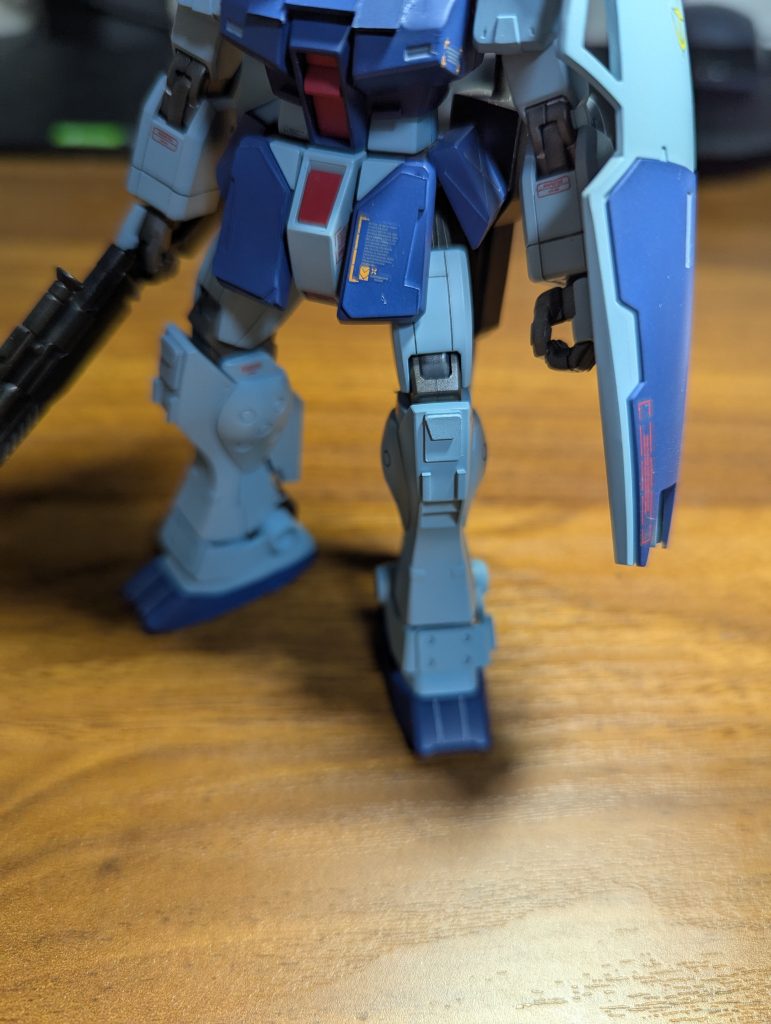 スカートと膝小僧？のあたりにもプラ版貼り付けてます。塗り分けすればもう少しわかりやすかったのかな？