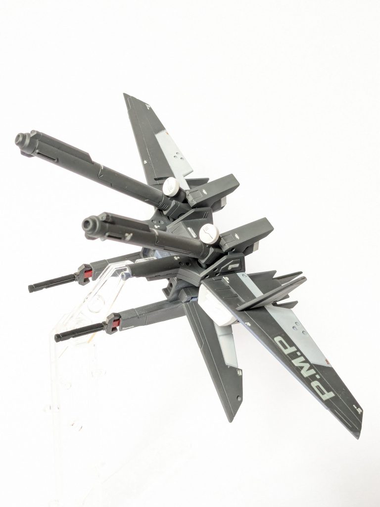 サムネの写真で。白をマスキングテープでの塗り分けで再現しました。丸モールドはルージュ同様ピンバイスでの仕上げです、