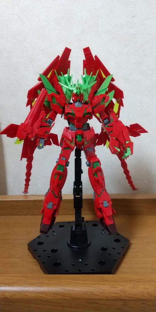 年始にやっと完成！途中、アンテナをバンシィのヤツにしたくて時間がかかってしまい、もう１年かかるかもと焦った💦ただ、焦ったのもあって、途中経過を撮り忘れてたのが残念💦