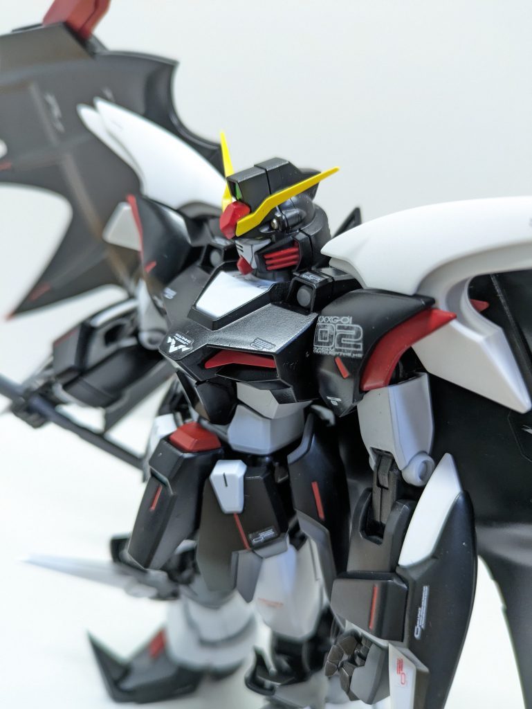 元のデスサイズの色に近い感じで、白黒にしました黄色もっと入れたかったけど赤を挿し色にしました