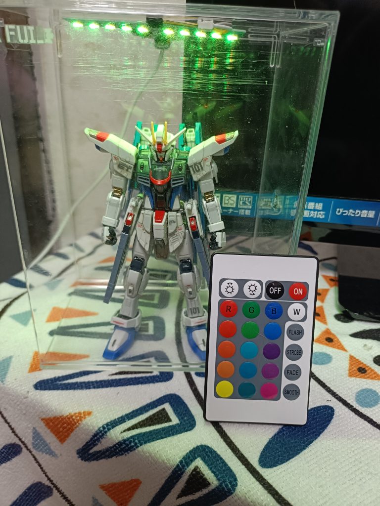 フリーダムガンダム–3枚目/制作者：PURABOU