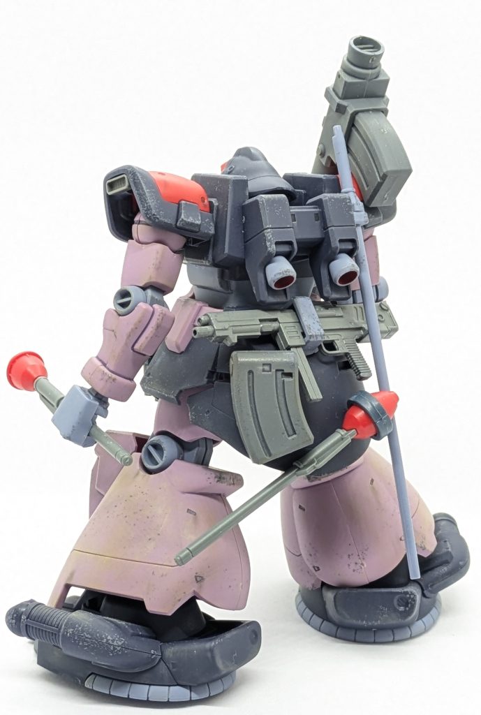 劇中ではフル装備だったと思うのですが・・・シュツルムファウストは頭が赤く見えたのでリックドムⅡからコンバートしてます、肩にはダクトを追加。