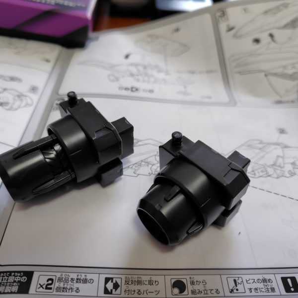 こんにちわ。やはり平日は進まず、今朝から作業開始しました。わかりにくいですか見ＧＮドライブの内側はクルクル回ります😂今回はあとから細かいゲート処理やらスミ入れの計画でしたが、この3つのパーツの接続がビスでしたので、なーーーんか余計な手間が増えそうです😣お昼食べたら、残りを始めますー😂（5枚目）