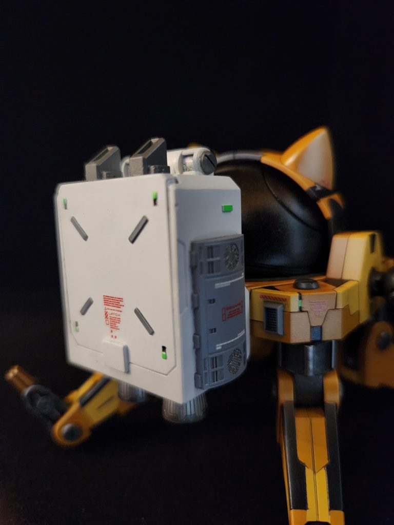 バックパック。横のパーツは電車の追加パーツから流用。