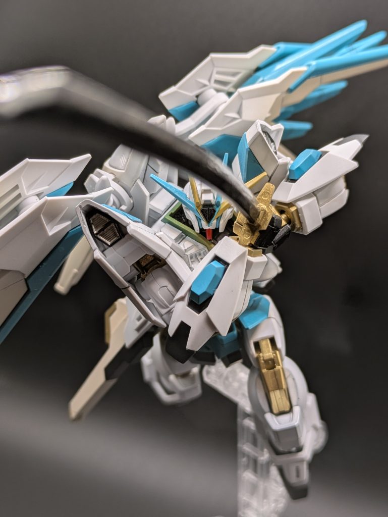 ビームライフルを装備しないため、フルバーストは最初からオミットしています。その代わり機体の反応速度を限界まであげて格闘戦でのアドバンテージを取れるように風間殿に合わせて調整してあります。