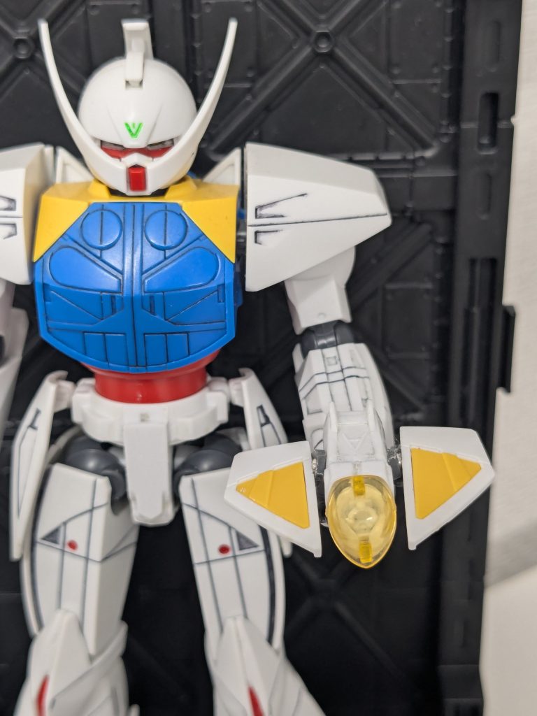 球体部分もネオジウム磁石で回転できるように改造しました。機体上部はAランナーの「A」を流用して完全変形を実現！