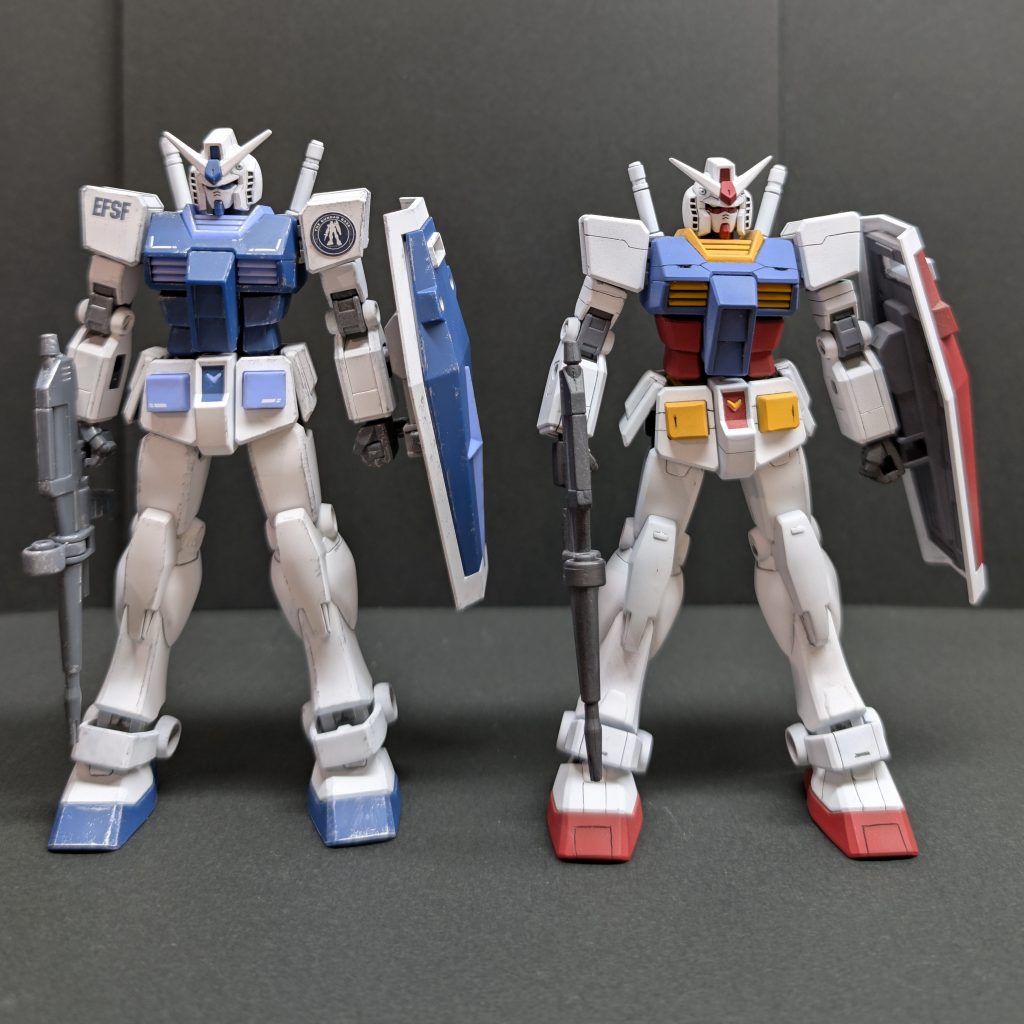 初期作品と並べて撮影。何故か背も高くなってる？