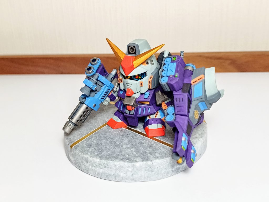 顔の横のレバーを倒すとチェンジ!スコープモード!こういうギミック大好きです。