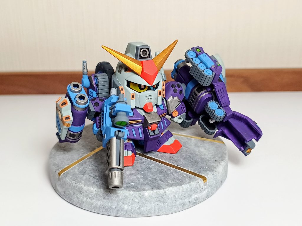 今回は特に加工とかせずにストレートに組んで塗っただけです。合わせ目も消すのが大変そうなところはそのままです。