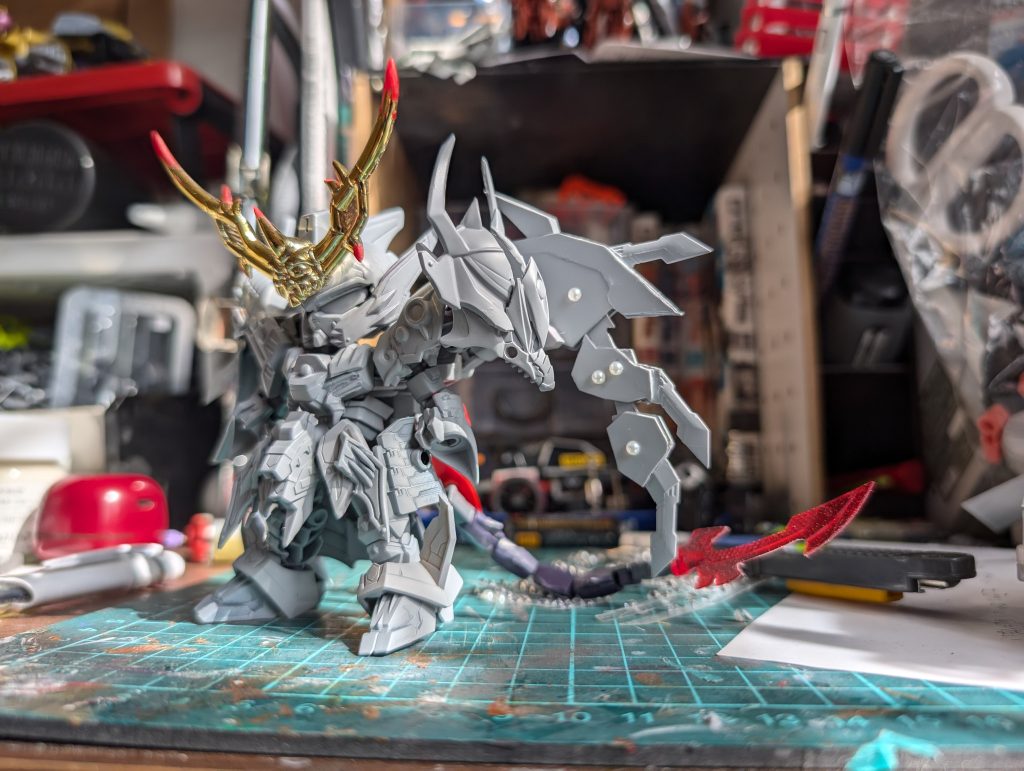 翼は小さすぎたので倍ほどのでかさにしてみましたプラ板で試作もつくりつつ3個目で納得しました