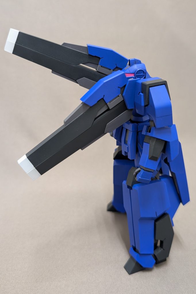 最大の目玉である砲身の可動機構は軸可動からレール式に変形閉じた状態の砲身を、基部の向きを変えずに可動可能また砲身が開いているときも、設定画の通りの場所に砲身がきます