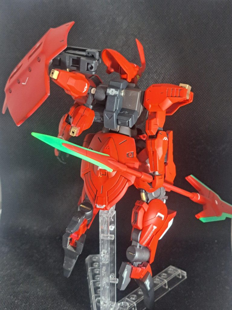 背中のパーツも片方にまとめました。