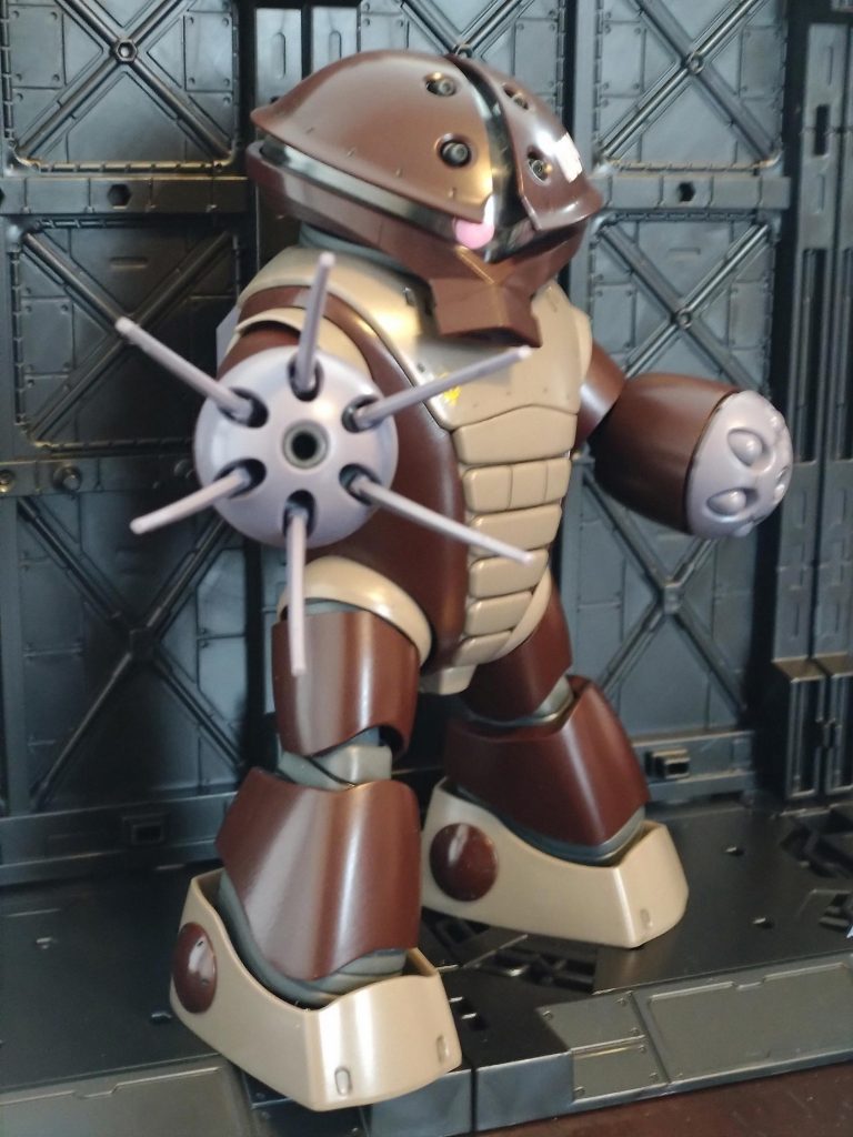 サンダーボルト見てからはアッガイさんがカッコ良くしか見えません。無改造ですがこの状態で眺めながら改造プランを考えたいと思っています。