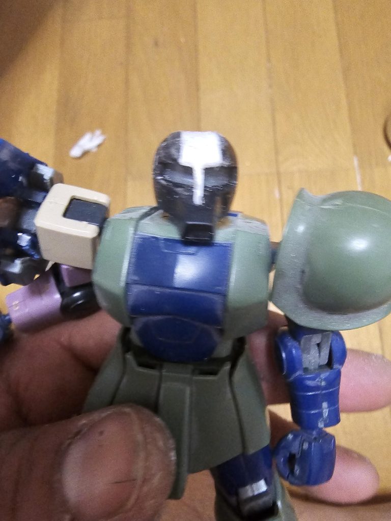 頭のパーツを紛失していたので、何とかプラ板で制作しました💦 初めてだったので難しかったです