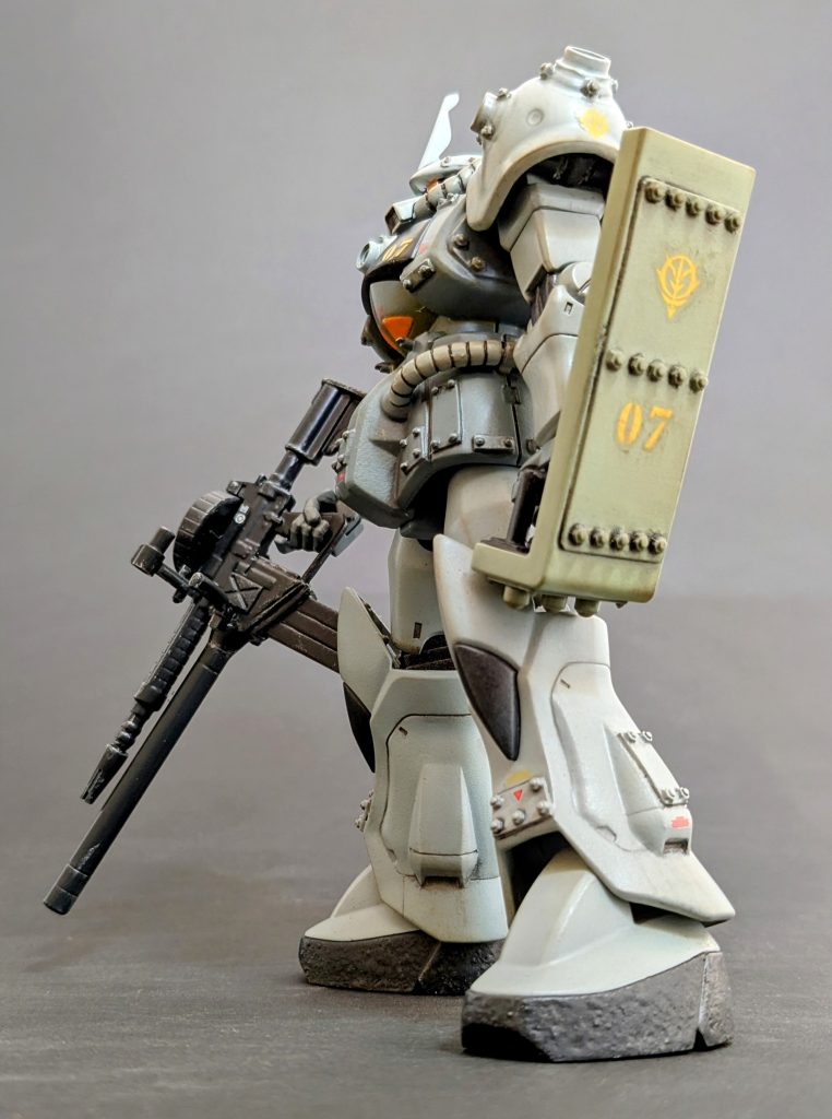 ボルト貼りで、どんだけの量が切って貼ってやってる時に飛んで紛失したことか…精度の高いピンセットが欲しい……現在は100均のを使用。