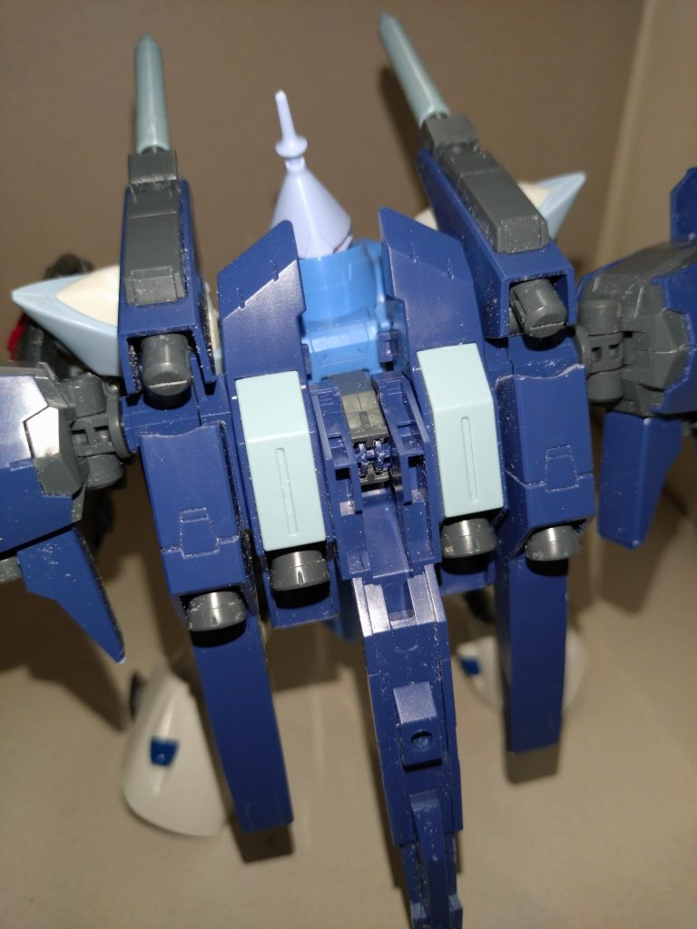 今回は並行して制作準備を進めているアーチャー灯織(30MFリーベルアーチャー+30MS風野灯織。30MFシャニマス関連は「30MFつく」参照)との兼ね合いから1回でまとめました。改造箇所は画像の高エネルギービーム砲の可動部分。キットのままだとA1-2・A2-2をいちいち外さないと動かせないので、干渉部分をニッパーで切除、ヤスリで修整しました。 それにしてもバンドリAveMujicaにおいて、睦が多重人格者になってしまうとは···。