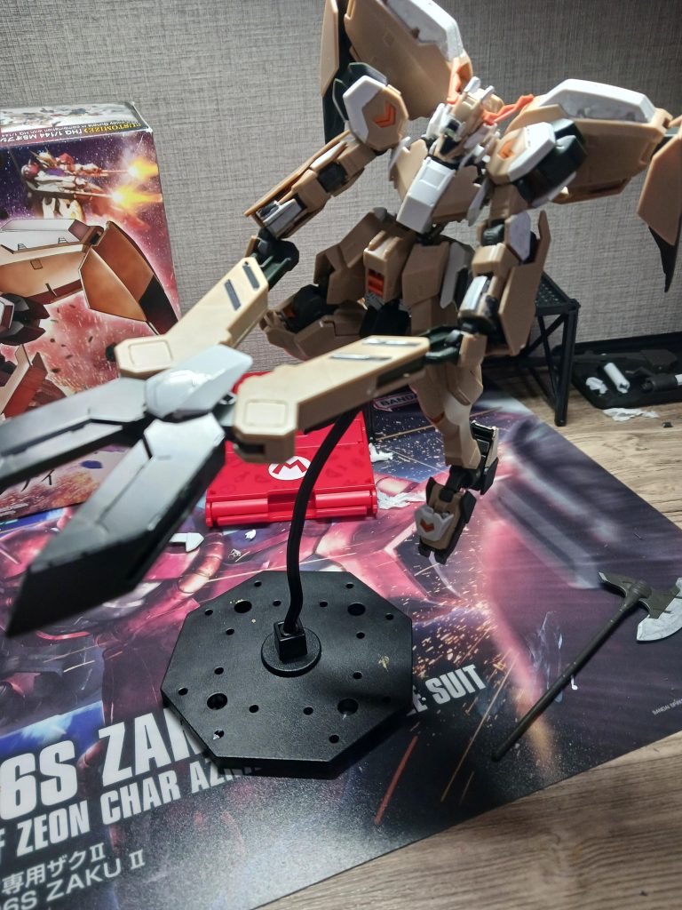 目玉武装のシザースちなみにこれで、飾った場合腰がダメになりますね、実際に曲がってる。