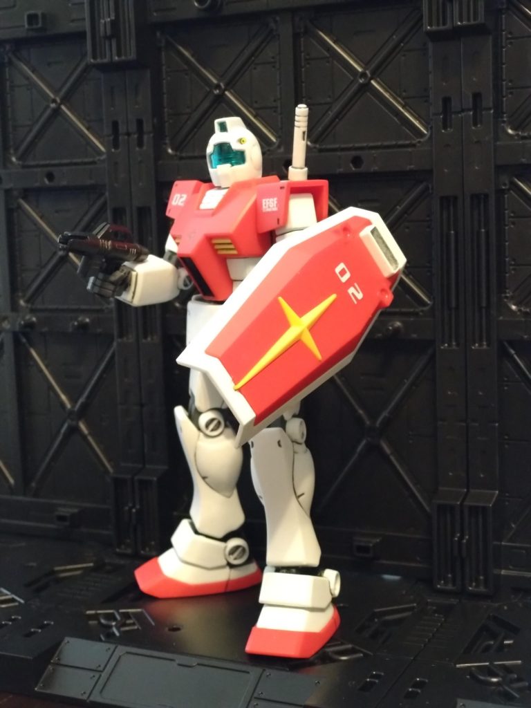 シールドは成型時の湯ジワと思われる模様があったのですが、クリアー吹いたら見えなくなりました。