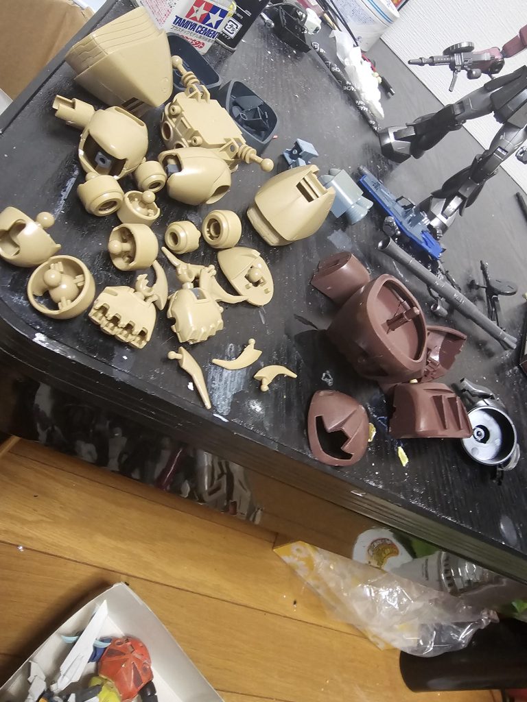 次は、ゴック塗るつもりです😊