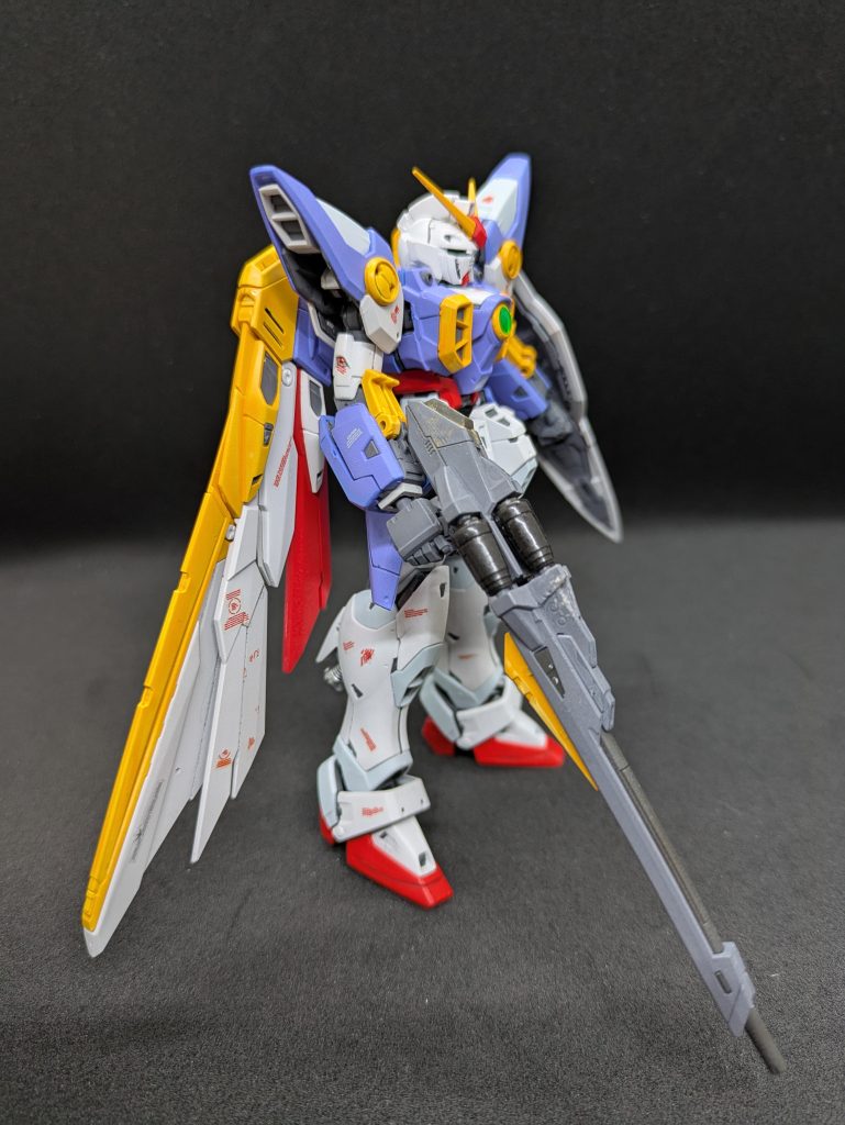 RGウイングガンダム　その⑦私だけかもしれませんがRGの出来の良さは認めるのですが、パーツの組み合わせ方（特に押し込むパーツが分かりにくい）とパーツの切ってはいけない箇所が分かりにくいです。何個も切ってはいけない所を切り落としてしまいました。単に私がオールドタイプなだけでしょうけど（苦笑）キットの出来は間違いなく良いです。TV版のウイングゼロも出るみたいなので並べたいです。（買えたらですが…）