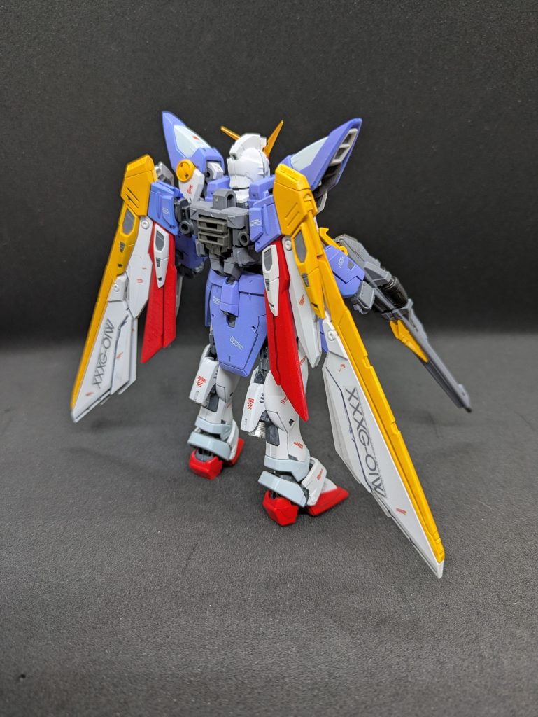RGウイングガンダム　その④キットに付属のリアルスティックデカールはあまり使いたくないのですが、型式番号『XXXGー01W』のシールだけは使いたかったので使用しました。