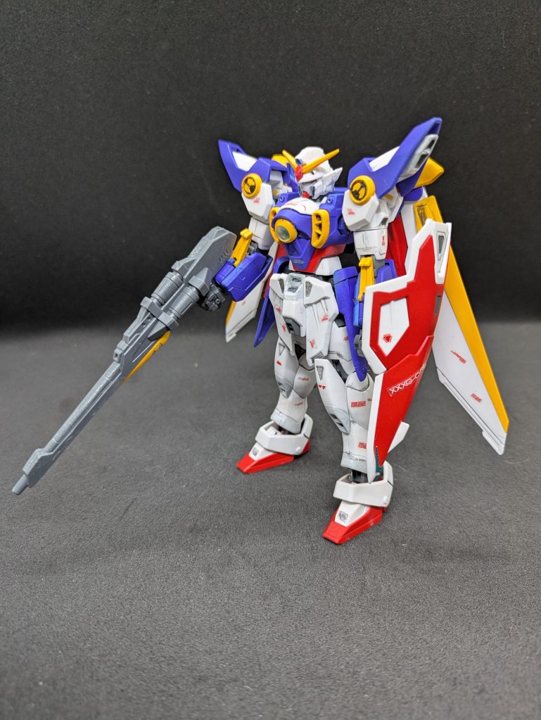 HGACウイングガンダム　その①こちらはHGACの方になります。2013年発売のようでRGより8年前に発売されています。（このキットは2025年2月の再販で買いました）ガンダムWの主役機5機を作りたかったのですが、デスサイズだけ持っていないため、RGと比較するために組み立てました。