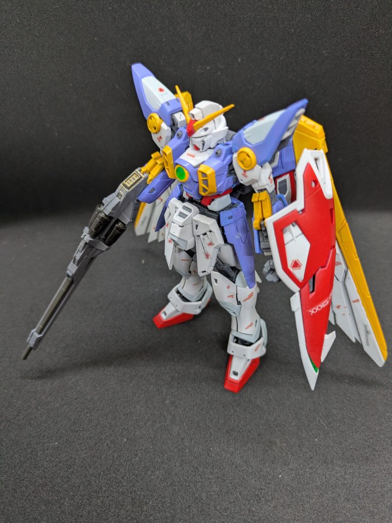 RGウイングガンダム その③作り込まなくても十分作り込まれているのがRG。このキットは不評のアドバンスジョイントも少ないので組みやすいです。ポロリも少ないです。