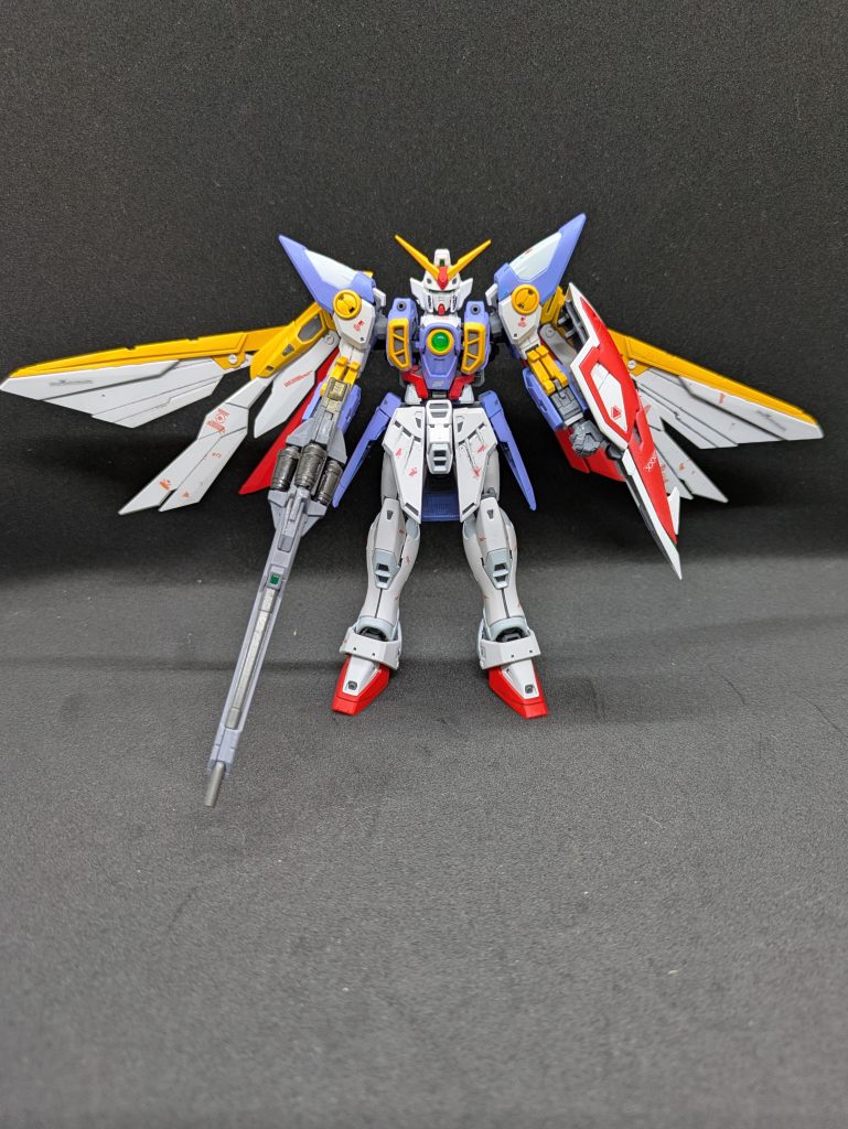RGウイングガンダム　その②RGの独自解釈でウイングガンダムの翼がカッコよくなっています。広げるといい感じです。