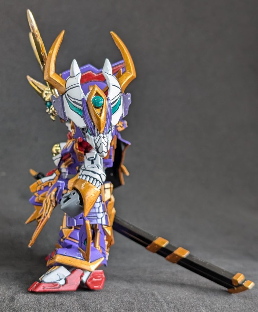 左肩に龍麗武羅星を見守るパートナーとして意識もあり会話も可能